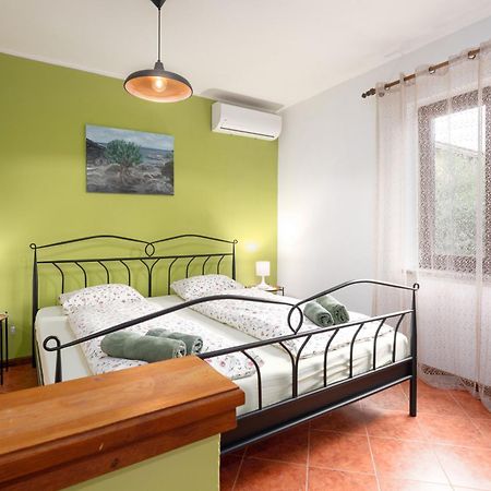 Studio Apartment Vrsar Eksteriør billede