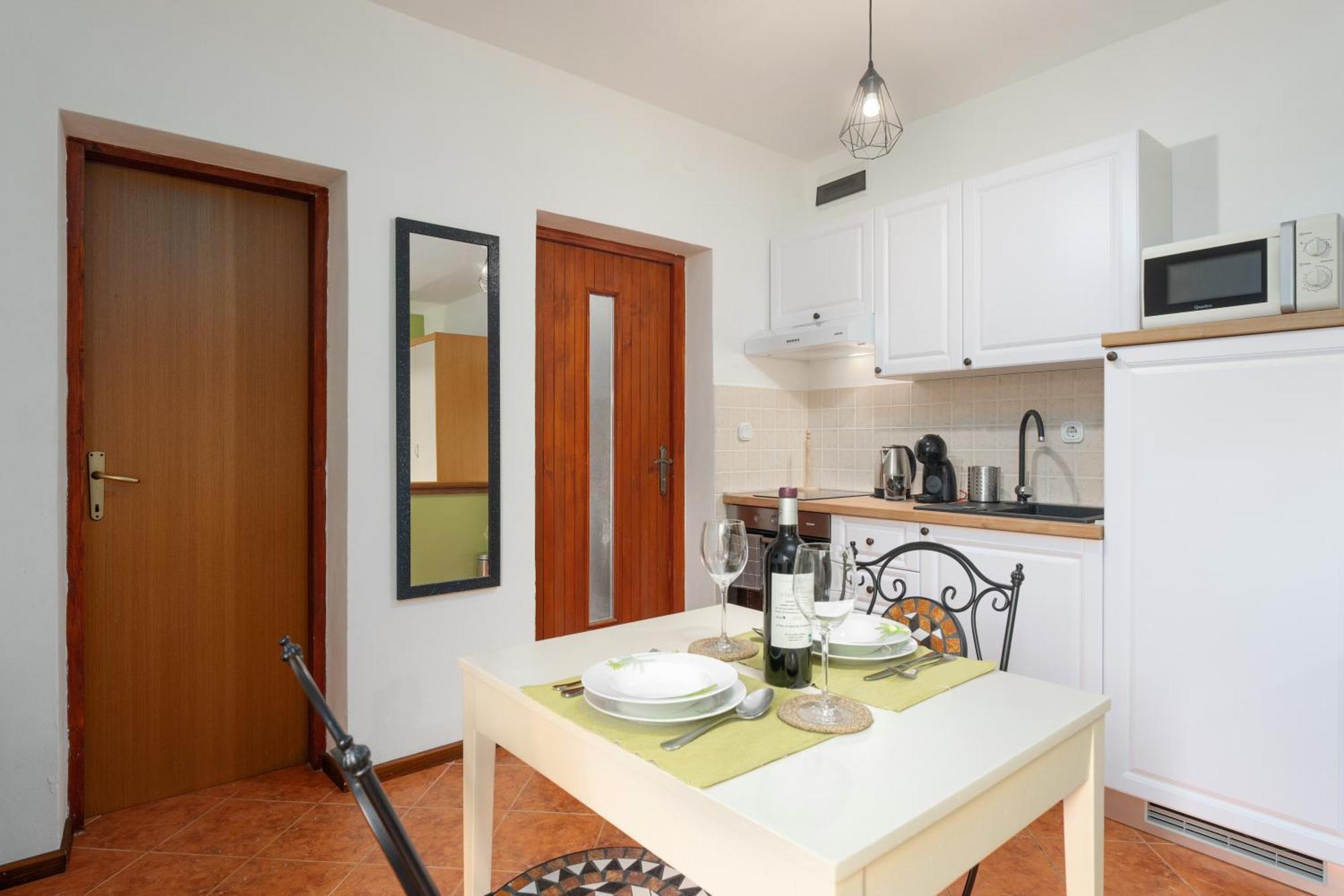 Studio Apartment Vrsar Eksteriør billede